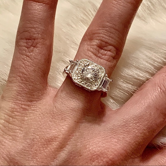 Jewelry - 💍 ✨Sterling Square Halo Ring ✨💍